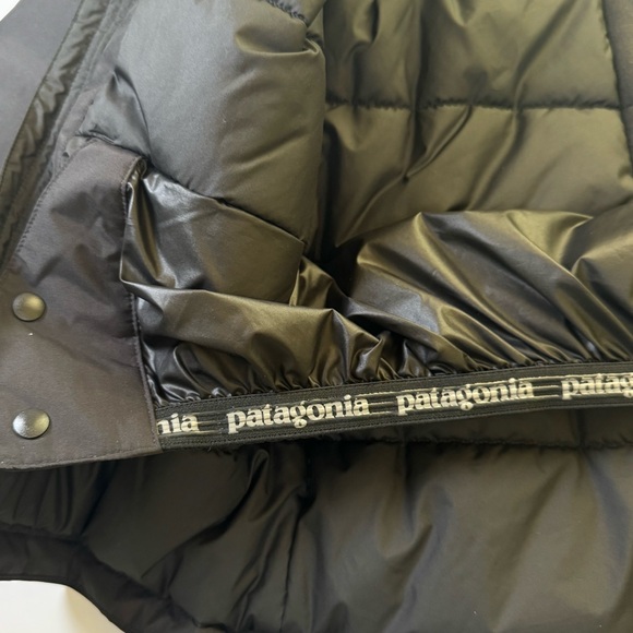 Youth Patagonia Black Ski Jacket
Size Small (7/8) - Picture 11 of 15